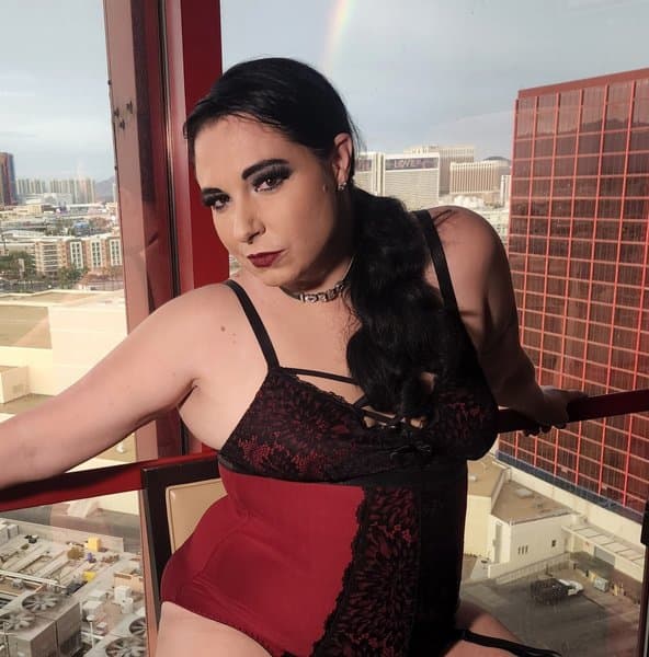 sarahhotwife