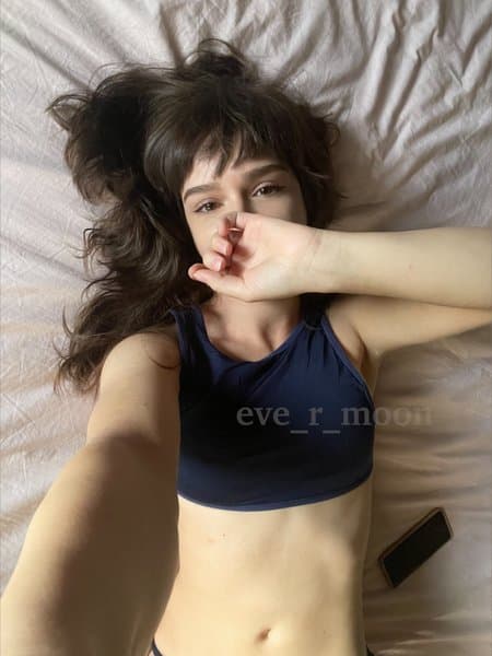 eve_r_moon