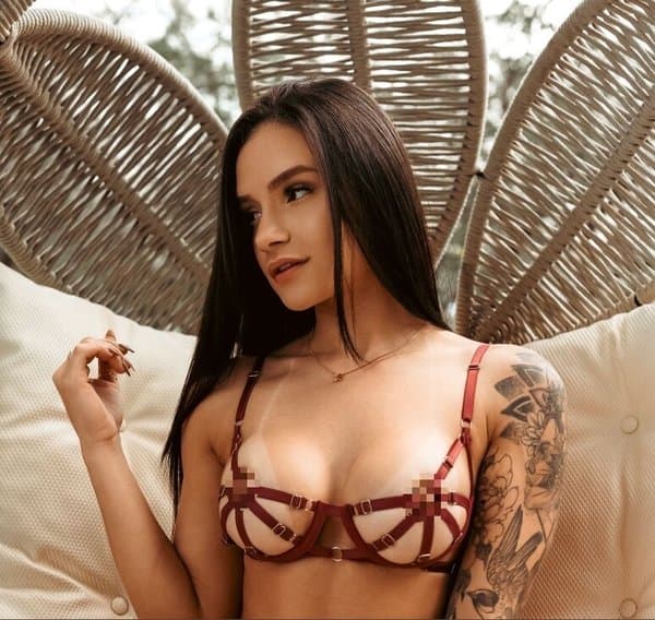 juliamilenaoficial